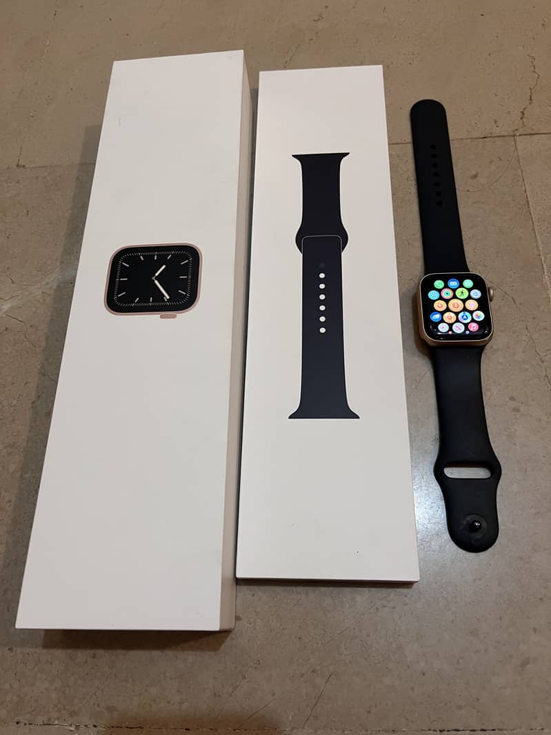 Apple Watch Series 5 (40mm) 8