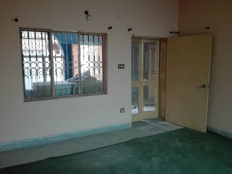 Upper Portion 1688 Square Feet For rent In Sabzazar Scheme 0