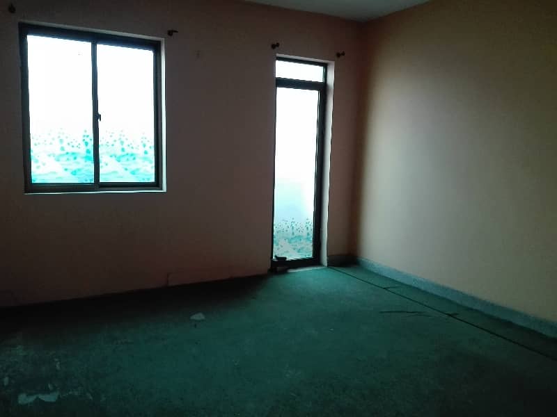 Upper Portion 1688 Square Feet For rent In Sabzazar Scheme 2