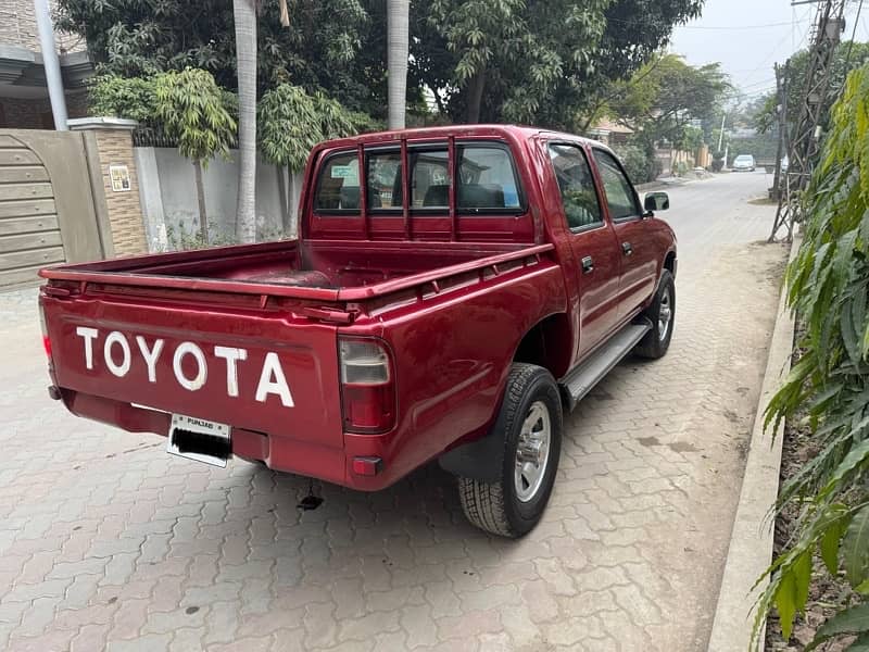 Toyota Hilux 1998 4