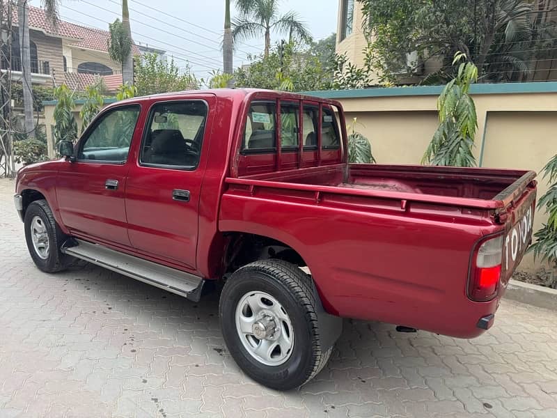 Toyota Hilux 1998 8