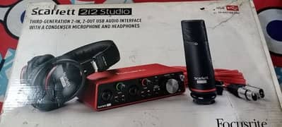 Focusrite 2i2 Studio Setup 3rd Gen Like New 10 by 10