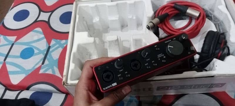 Focusrite 2i2 Studio Setup 3rd Gen Like New 10 by 10 1