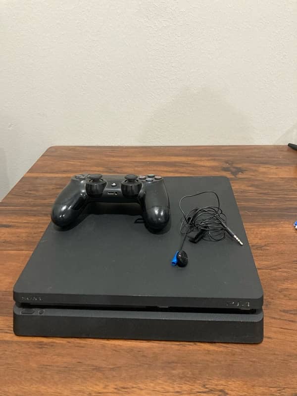 Ps4 slim 0