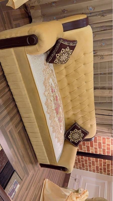 5 seater Beautiful sofa set molty foam 0