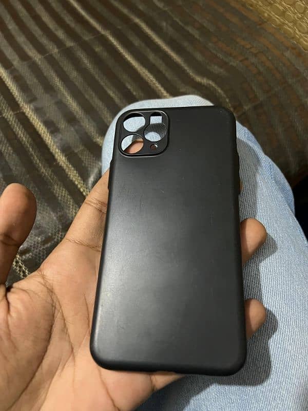 iphone 11 pro covers 3