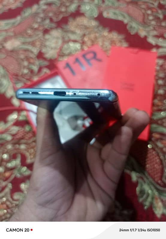 OnePlus 11R Red Add Ache se add parh le 12