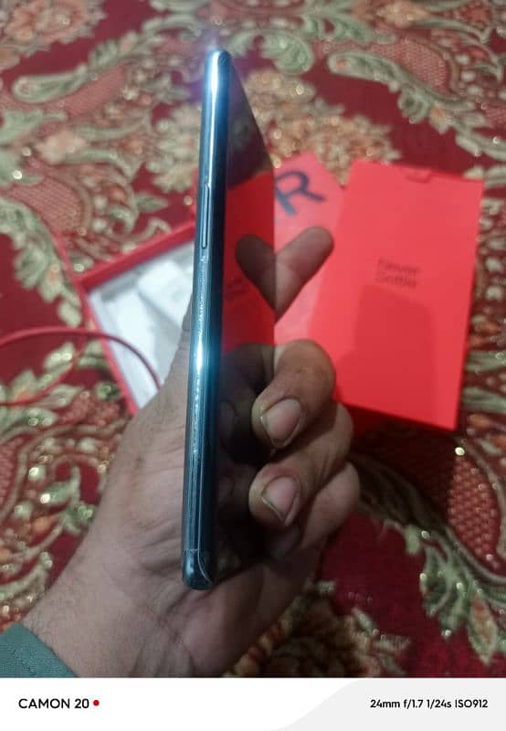 OnePlus 11R Red Add Ache se add parh le 13