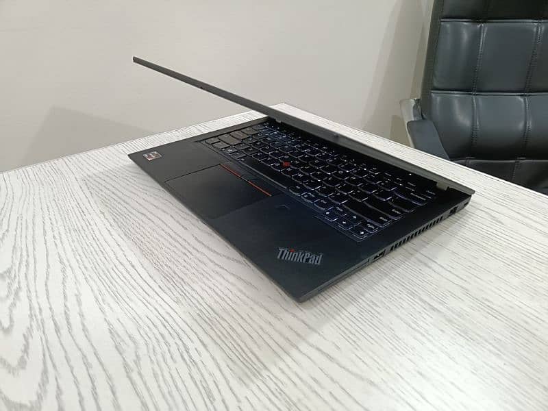 Lenovo Thinkpad T14 ryzen Ryzen 7 4750u 8 cores 2gb Amd Radeon Gpu 7