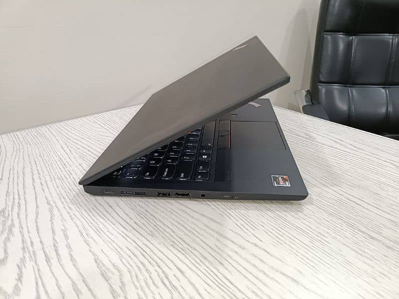 Lenovo Thinkpad T14 ryzen Ryzen 7 4750u 8 cores 2gb Amd Radeon Gpu 8