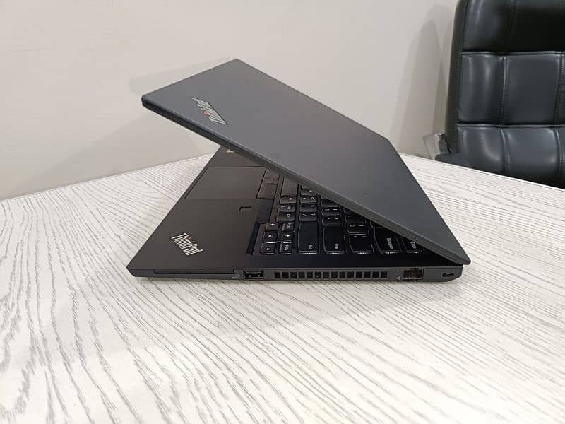 Lenovo Thinkpad T14 ryzen Ryzen 7 4750u 8 cores 2gb Amd Radeon Gpu 9