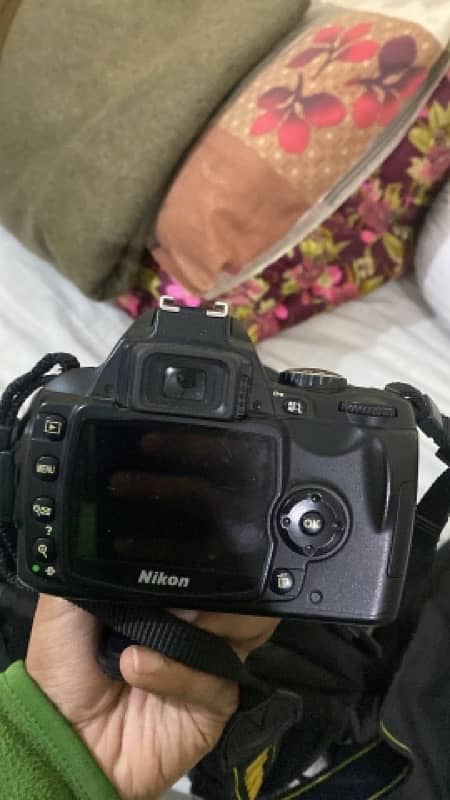 NIKON D40 up for sale 1