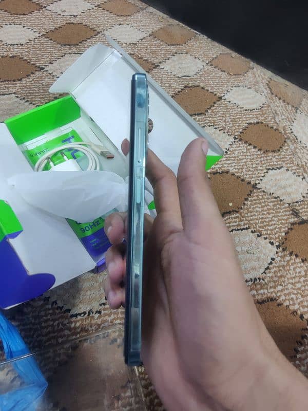 Infinix 40i 7