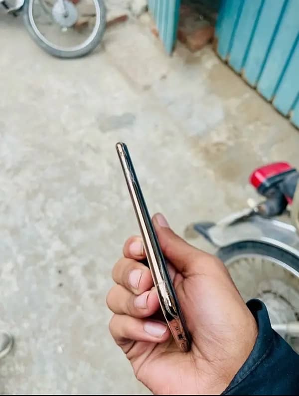 iphone xs 64gb factory 77 health only glass chng 1