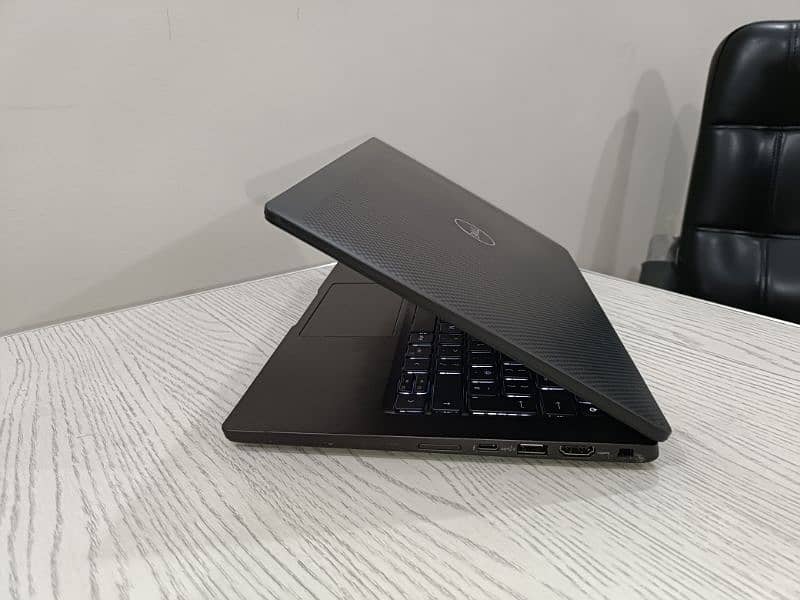 Dell Latitude 7330 core i5 12th gen 10 cores 13.3 inch 1080p ips 8