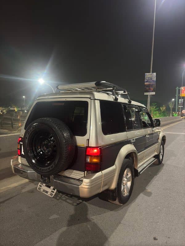 Mitsubishi Pajero 1994 2