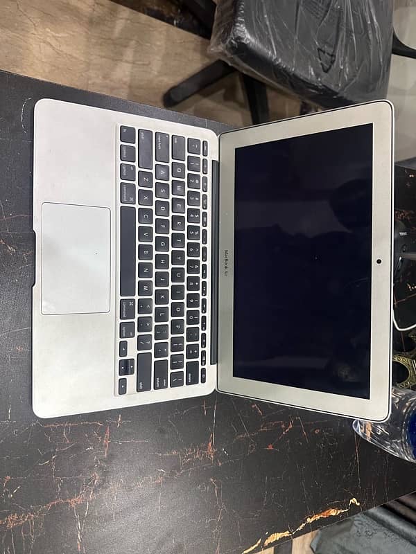 MacBook Air 11 inch, 2014 1