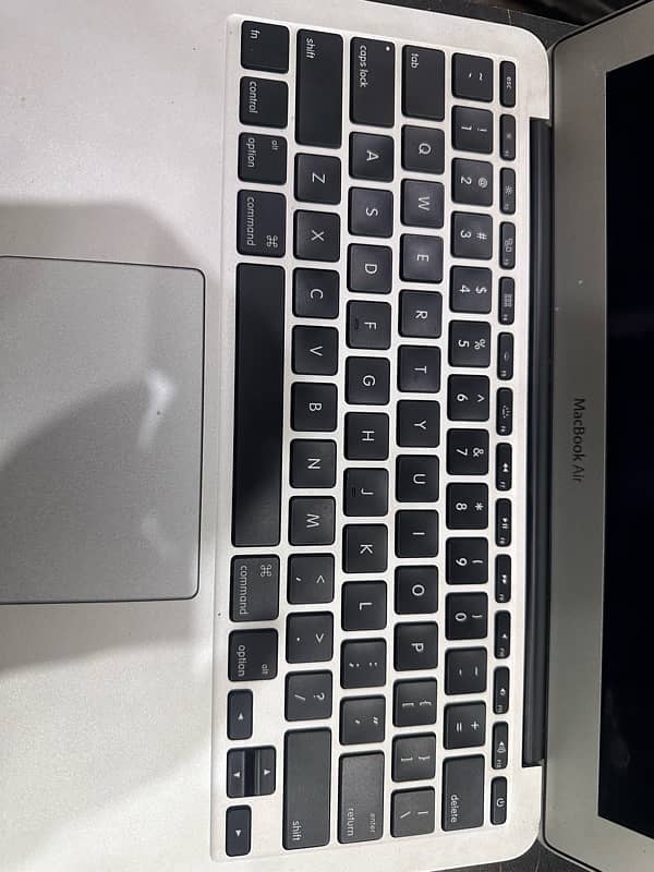 MacBook Air 11 inch, 2014 3