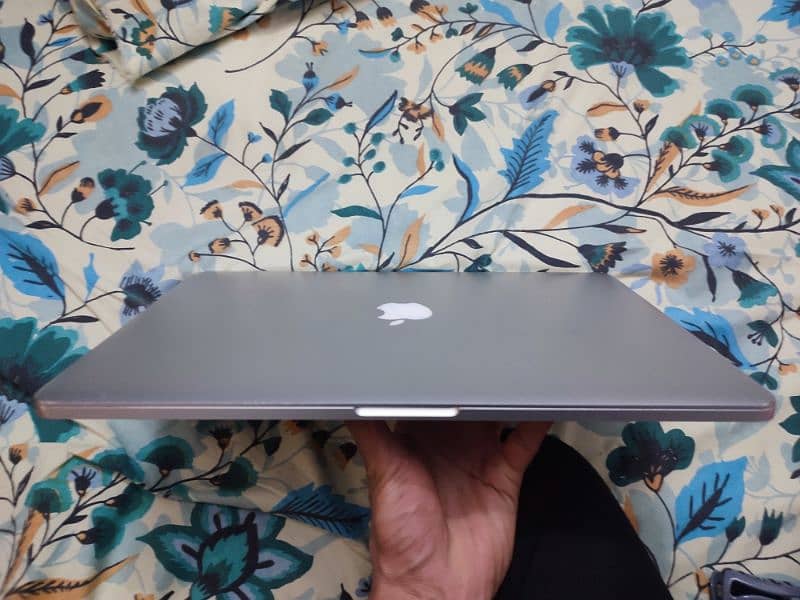 MacBook Pro 2015, 15 inch, Core i7, 16 GB Ram,  512 SSD, 2 GB Graphics 4