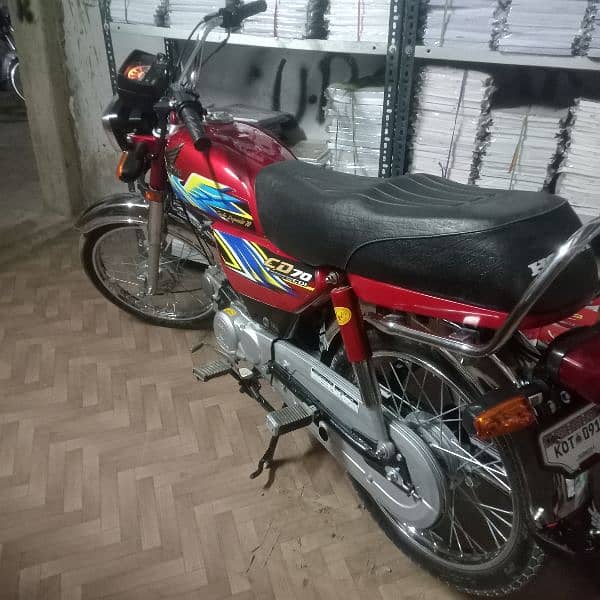 Honda CD 70 Karachi number excellent and original condition everything 9