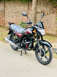 Suzuki GR-150 2022 model only 3900kms driven, codition like zerometer