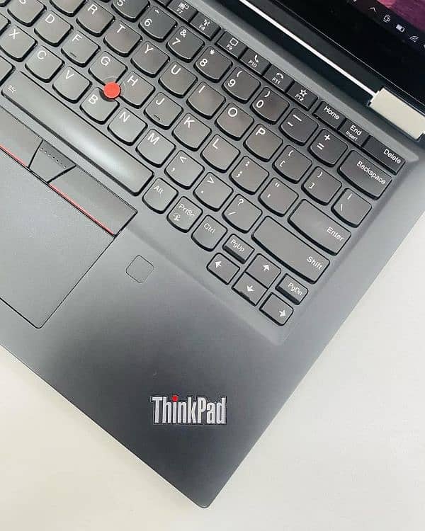 Lenovo Yoga X13 Gen 1 Touchscreen x360 Core i7 10th Gen@4.90Ghz 2