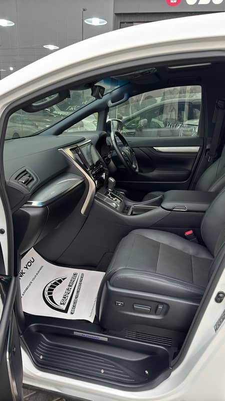 Toyota Alphard 2019 10