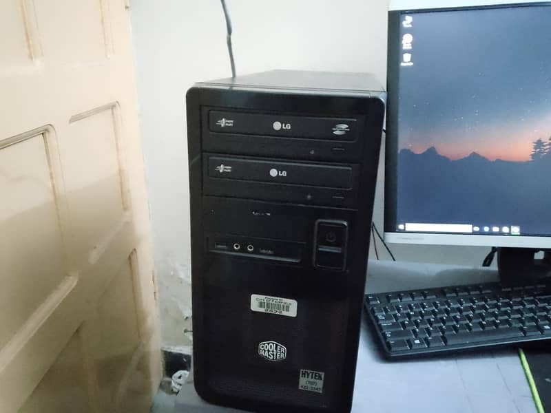 Gaming Pc Core i5 4th Gen, Gtx 960 2gb Nvidia With Monitor 24 inch 2