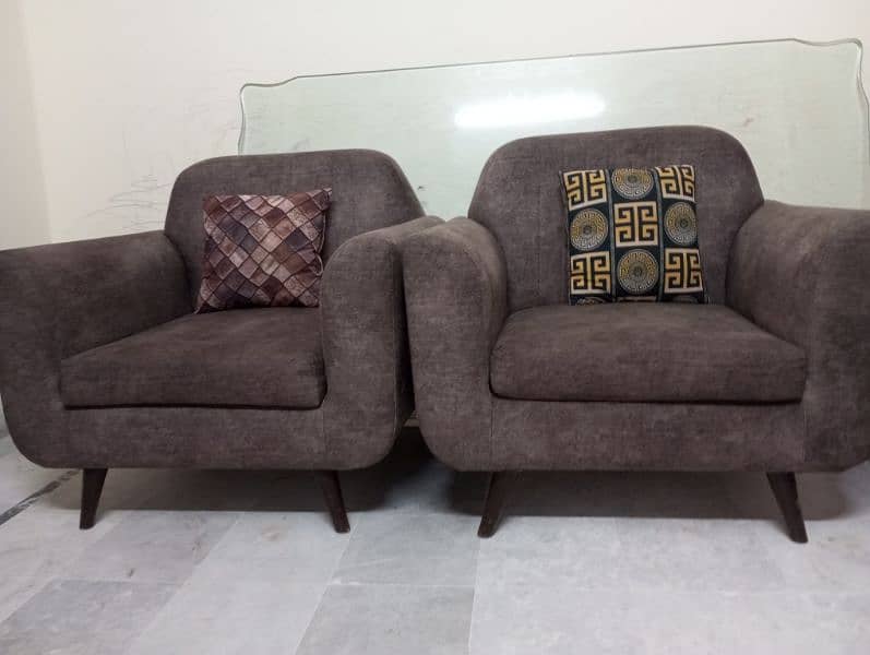 5 seeter sofa for sale 1