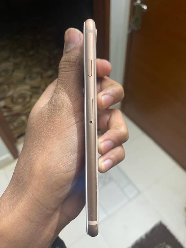 Iphone 8 (64GB) 1