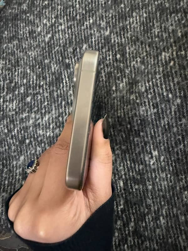 iphone 15 Pro Max NON PTA UK MODEL 3