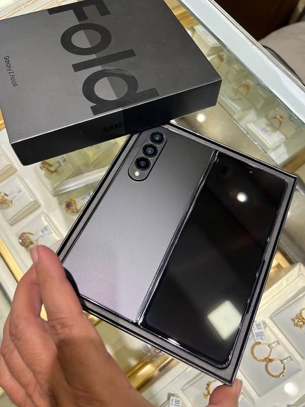 Samsung Galaxy Z Fold 4 0