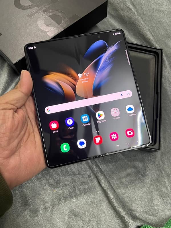 Samsung Galaxy Z Fold 4 1