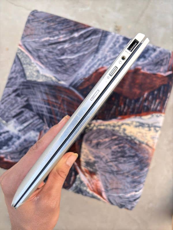 Hp EliteBook x360 1030 G3, i5 8th Gen 4