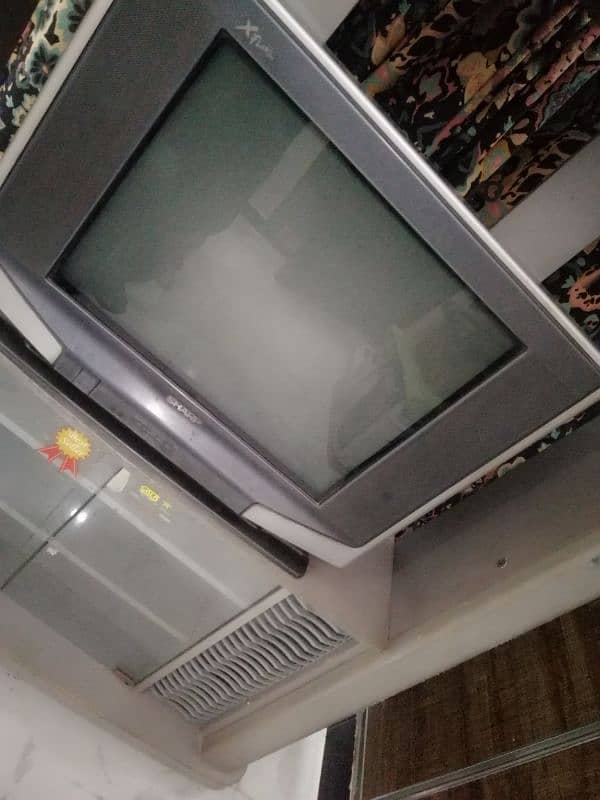 Tv with trolley for sale 2