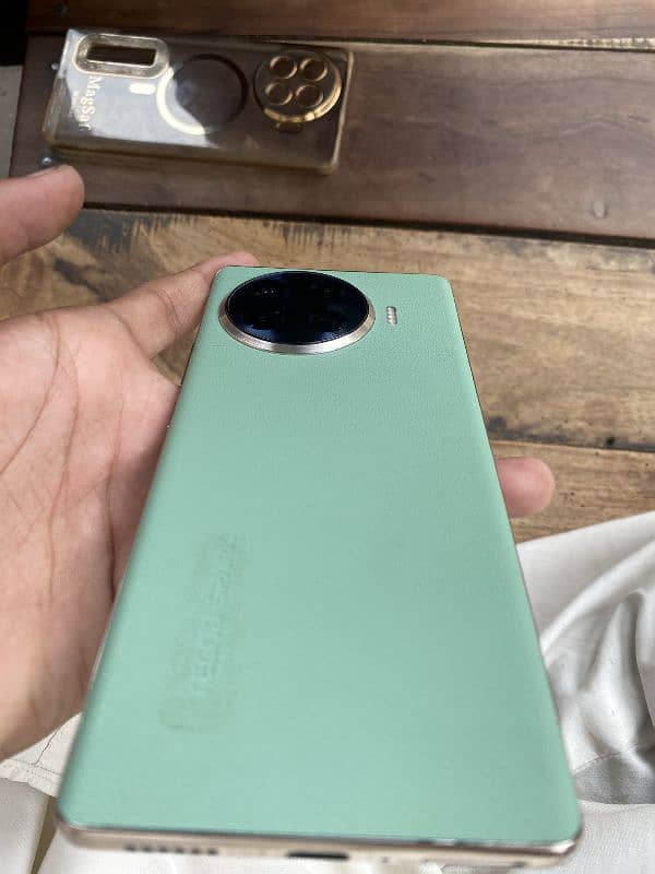 Tecno spark 20 pro plus urgent sale 4