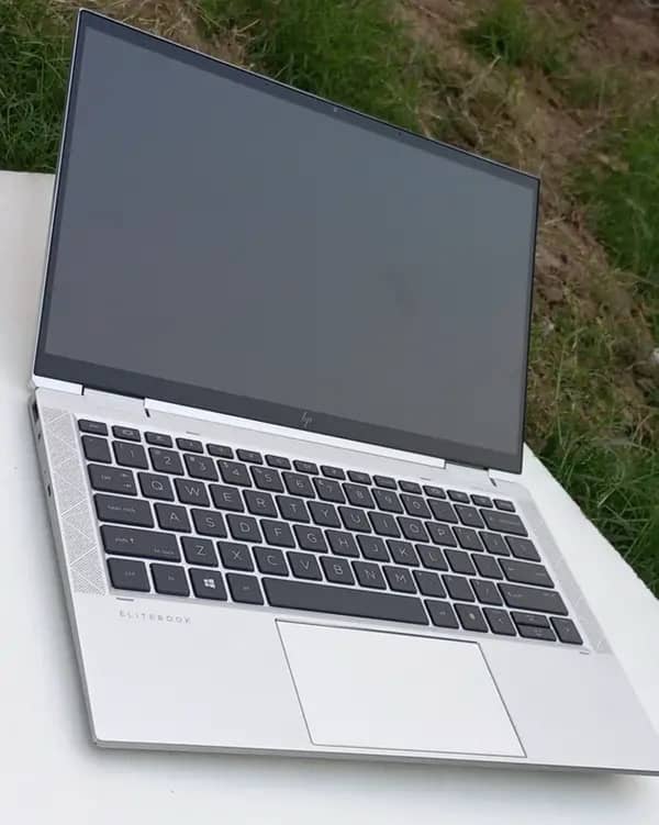 HP EliteBook x360 1030 G3. 2