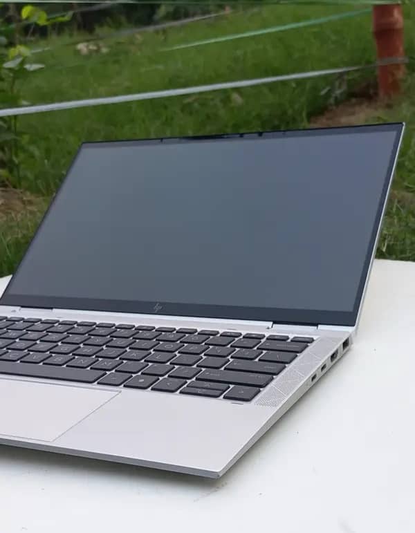 HP EliteBook x360 1030 G3. 4