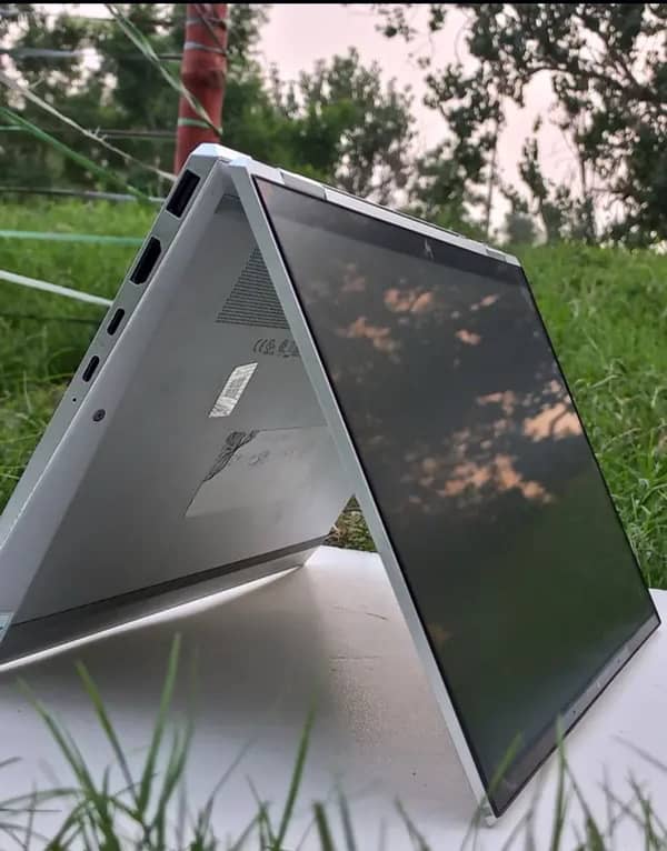 HP EliteBook x360 1030 G3. 12