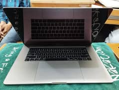 Macbook Pro 2017  15 inch touch bar