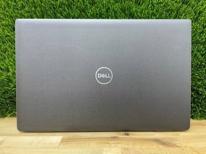 Dell Latitude 7520 Quadcore/   11th Gen  Intel Core i5-( 1135G7 ) 9