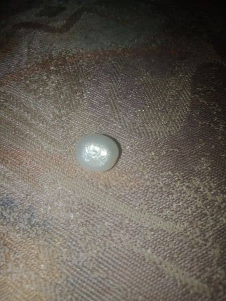 rera pearl stone orgnal antique 4 ct 5