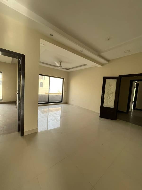 1 Kanal Beautiful Upper Portion Available For Rent Under Percent Original Pics 0