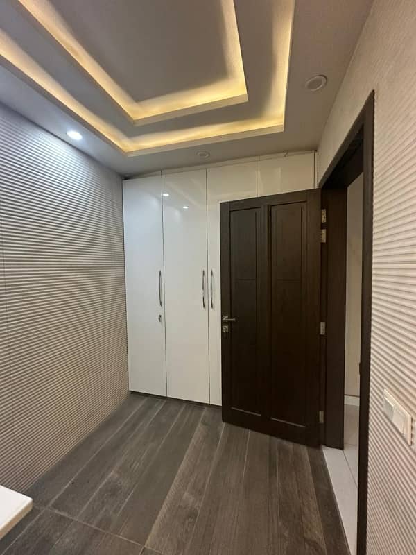 1 Kanal Beautiful Upper Portion Available For Rent 0