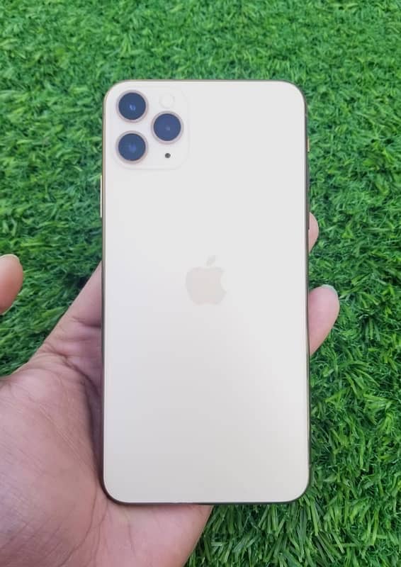 IPhone11 Pro Max(64Gb)Gold colour factory unlock WhatsApp(03274117805) 4