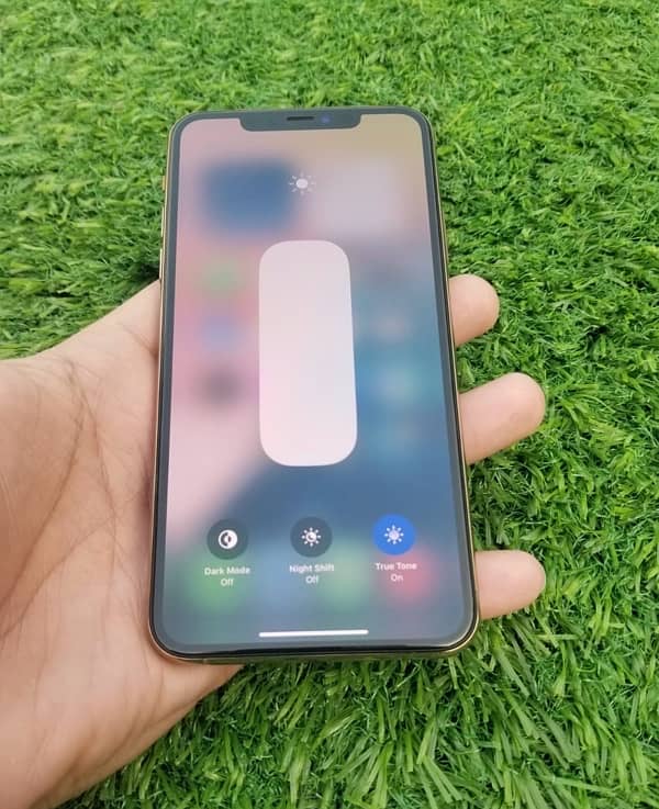 IPhone11 Pro Max(64Gb)Gold colour factory unlock WhatsApp(03274117805) 5