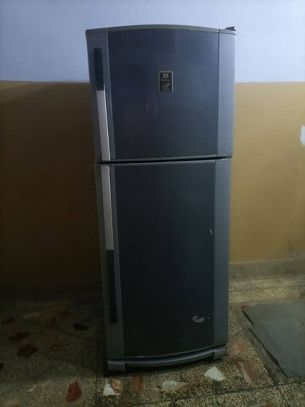 Dawlance jumbo fridge in lalukhet plz add details parhen 9