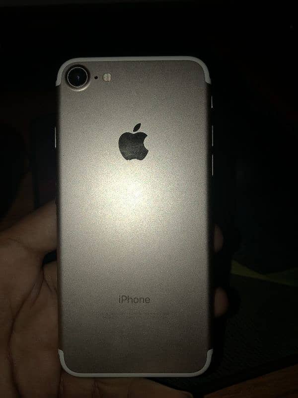 IPHONE 7   128GB 3