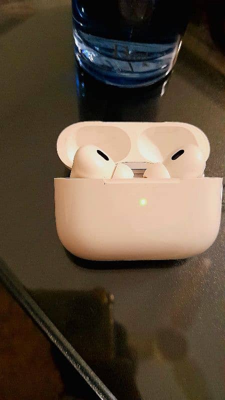 Apple Airpods pro second Generation 0