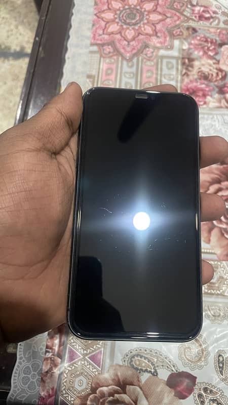 iphone 11  (128) gb 2